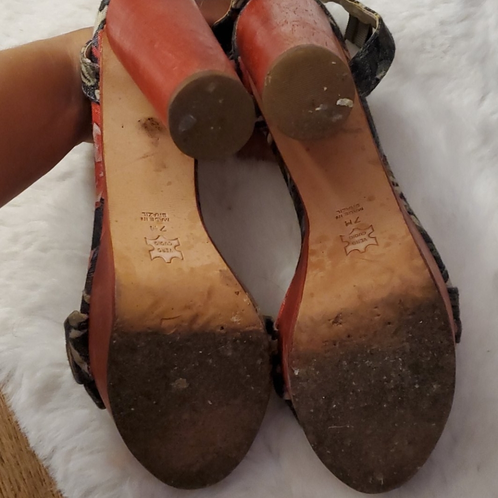 Platform Sandals - Picture 4 of 5